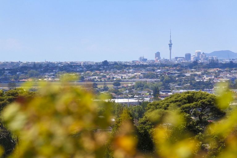 Photo of property in 238 Old Titirangi Road, Titirangi, Auckland, 0604