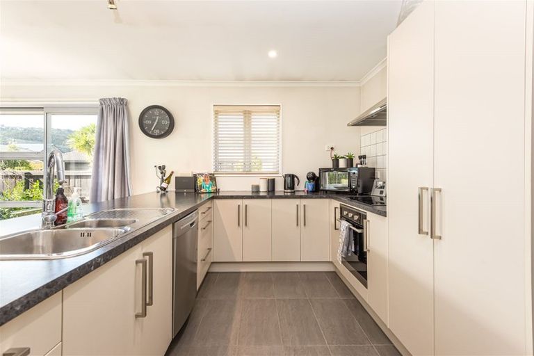 Photo of property in 3 Fredrica Lane, Heathcote Valley, Christchurch, 8022