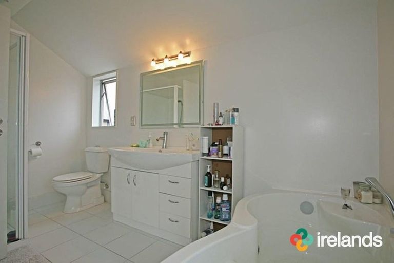 Photo of property in 496d Barbadoes Street, Edgeware, Christchurch, 8013