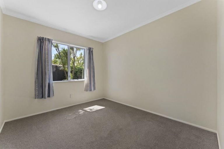 Photo of property in 5 Newton Place, Westbrook, Palmerston North, 4412