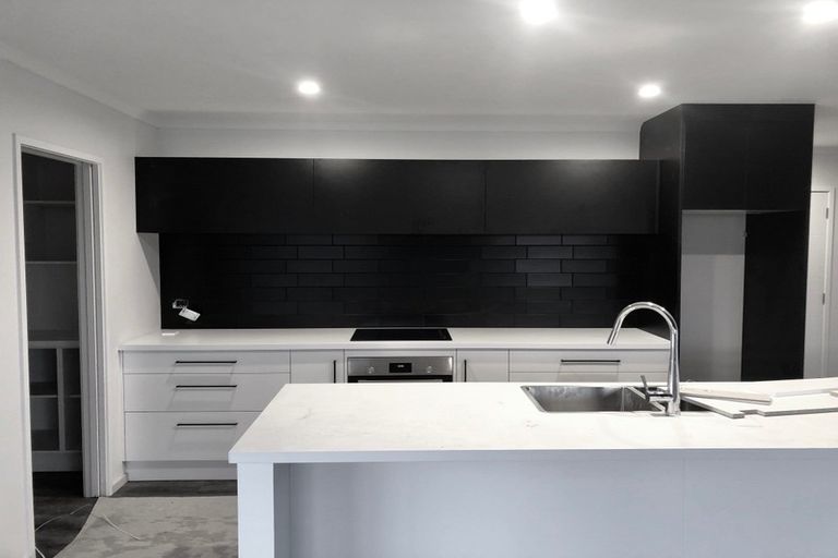 Photo of property in 37 Ruru Street, Cambridge, 3434