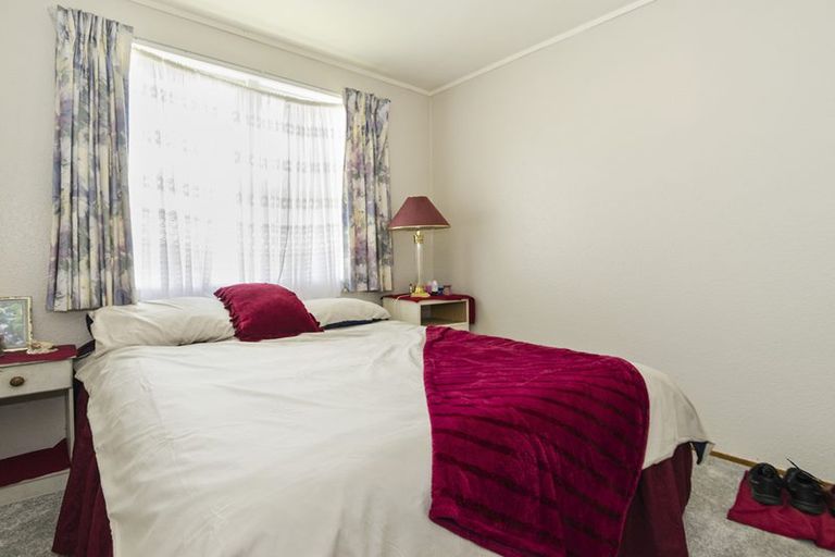 Photo of property in 11 Marybeth Place, Rosehill, Papakura, 2113