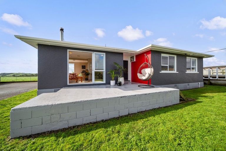 Photo of property in 95 Koru Road, Omata, New Plymouth, 4374