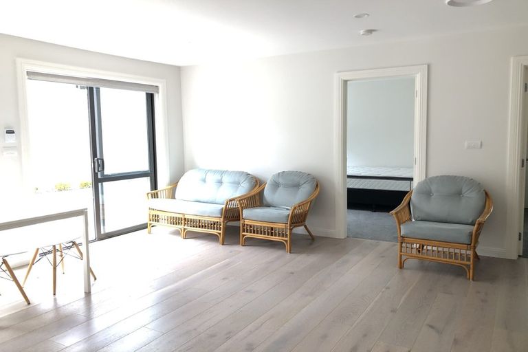 Photo of property in 9 Para Close, Fairview Heights, Auckland, 0632