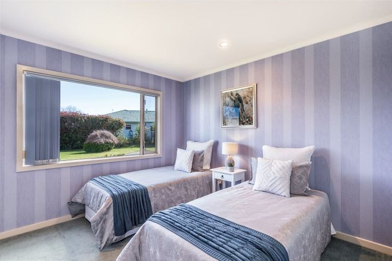 Photo of property in 7 Fairview Terrace, Waipahihi, Taupo, 3330