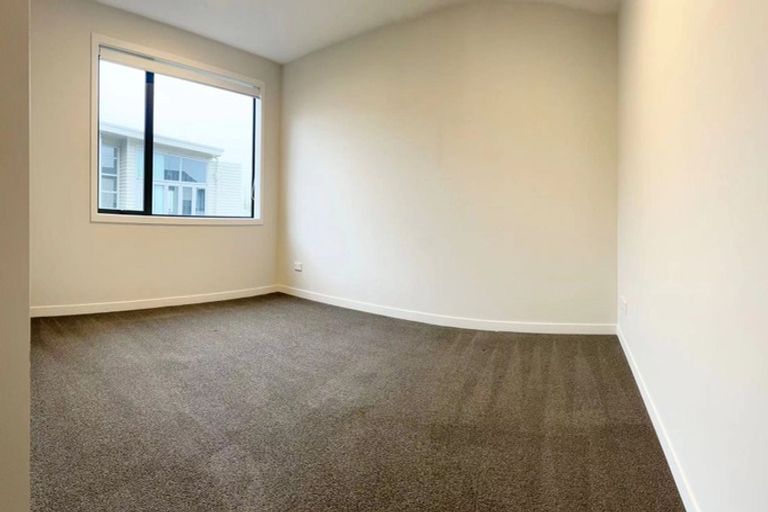 Photo of property in 22a Dallinghoe Crescent, Milford, Auckland, 0620