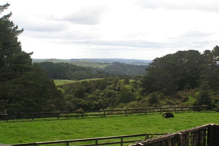 Photo of property in 462 Wairere Road, Waitakere, Henderson, 0782