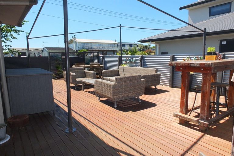 Photo of property in 35 Roore Street, Foxton Beach, Foxton, 4815