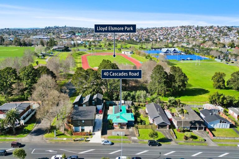 Photo of property in 40 Cascades Road, Pakuranga Heights, Auckland, 2010