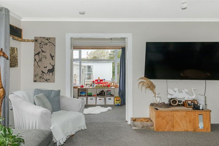 Photo of property in 5 Webb Street, Westport, 7825