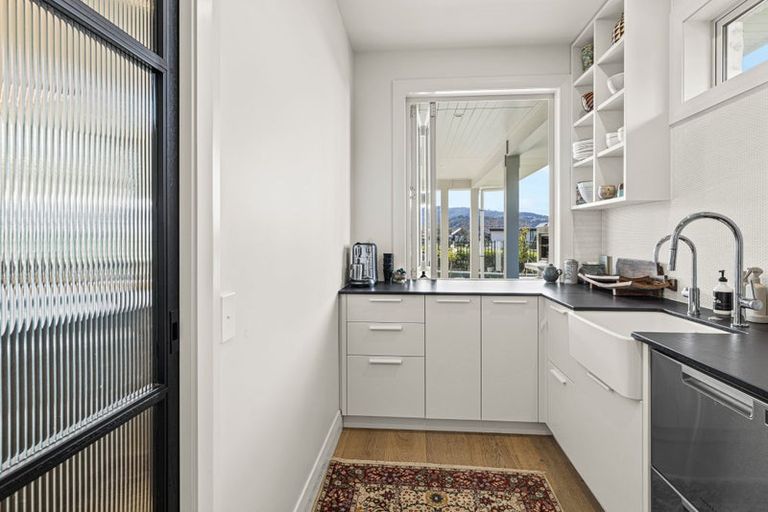 Photo of property in 26 Sandpiper Avenue, Point Wells, 0986