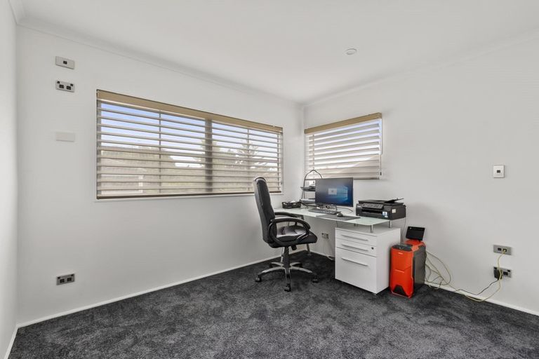 Photo of property in 27 Byblos Place, The Gardens, Auckland, 2105