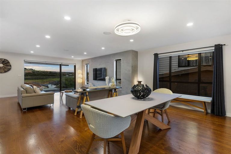 Photo of property in 19 Turutu Place, Long Bay, Auckland, 0630