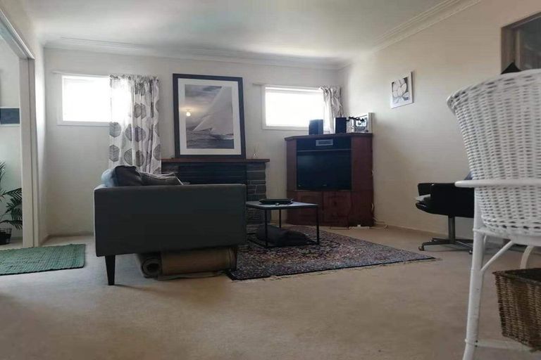 Photo of property in 1/31 Becroft Drive, Forrest Hill, Auckland, 0620