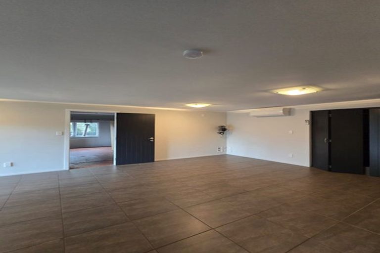 Photo of property in 18 Long Street, Torbay, Auckland, 0630