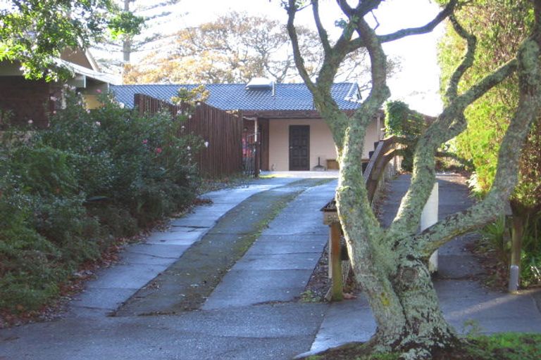 Photo of property in 12 Sarah Place, Farm Cove, Auckland, 2012