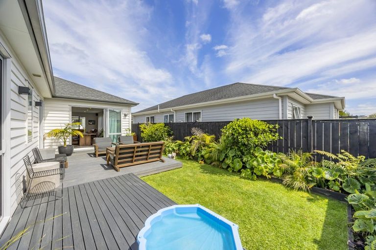 Photo of property in 14 Ropere Street, Kumeu, 0810