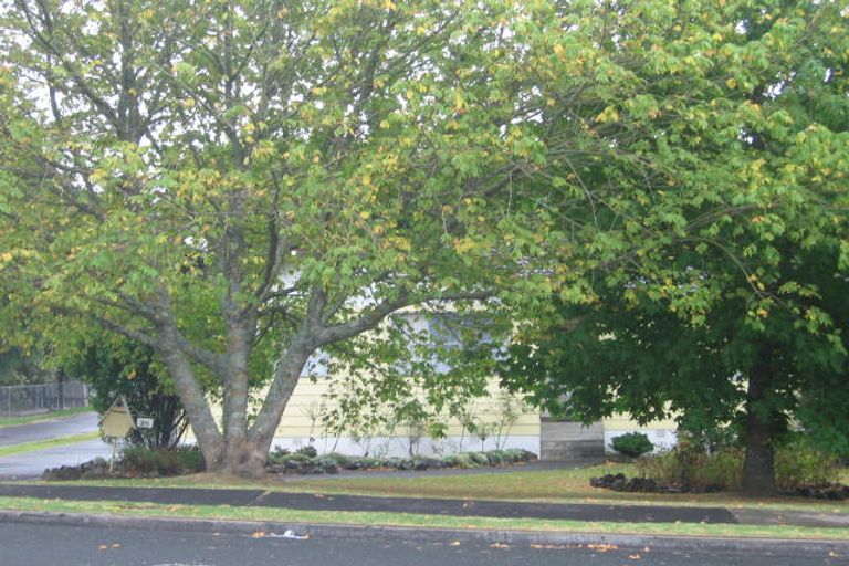 Photo of property in 26 Ellice Road, Totara Vale, Auckland, 0629