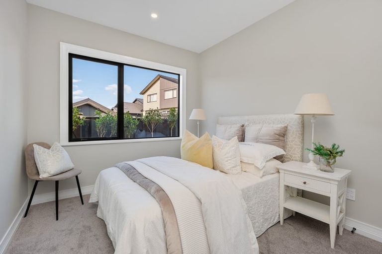 Photo of property in 9 Halcyon Bay Lane, Wainui, 0992