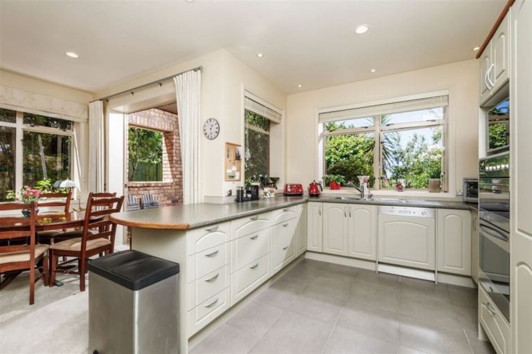 Photo of property in 47 Auld Street, Torbay, Auckland, 0630