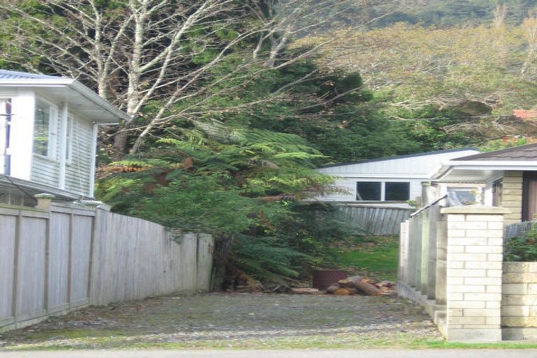 Photo of property in 359 Stokes Valley Road, Stokes Valley, Lower Hutt, 5019