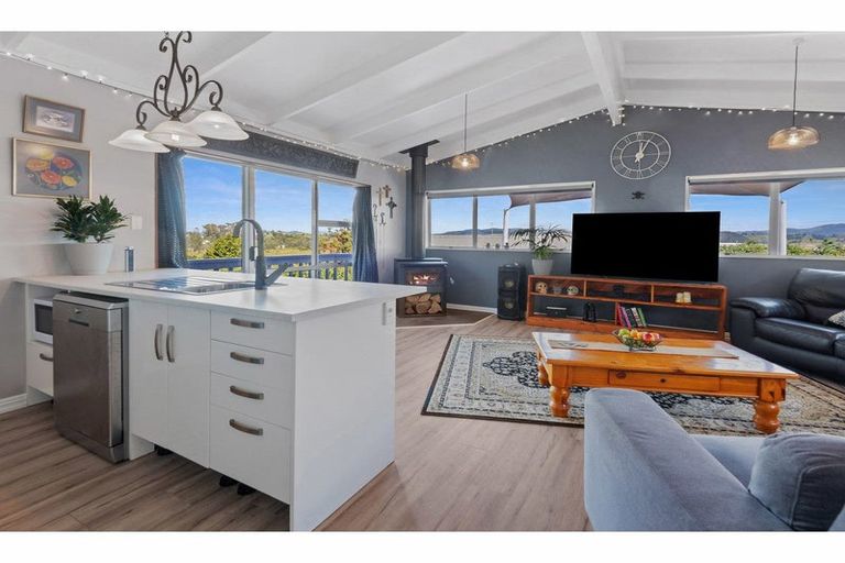 Photo of property in 33 Raumati Crescent, Onerahi, Whangarei, 0110