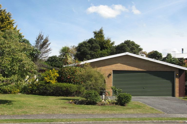 Photo of property in 17 Barron Crescent, Fenton Park, Rotorua, 3010