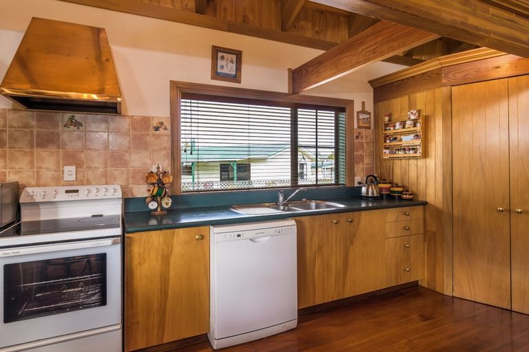Photo of property in 2 Par Place, Kinloch, Taupo, 3377