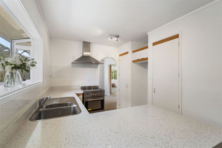Photo of property in 3 Delisle Place, Windsor Park, Auckland, 0632