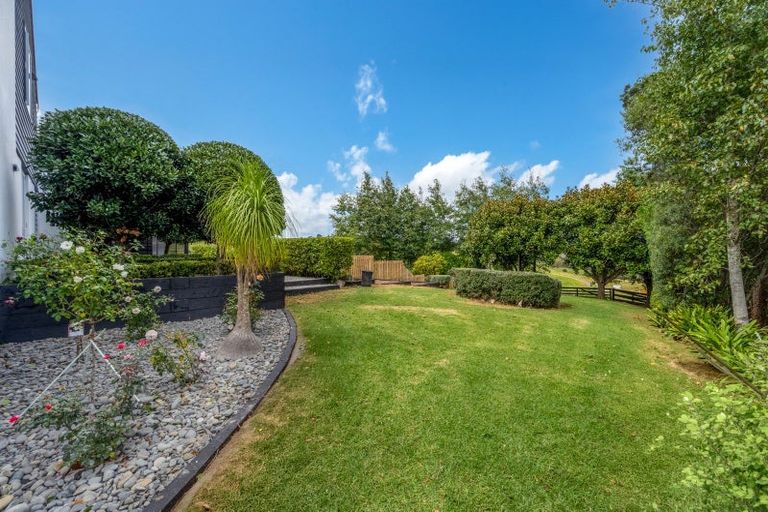 Photo of property in 122 Brownhill Road, Whitford, Manurewa, 2576