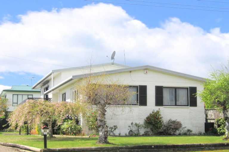 Photo of property in 1/16 Ingle Avenue, Waipahihi, Taupo, 3330