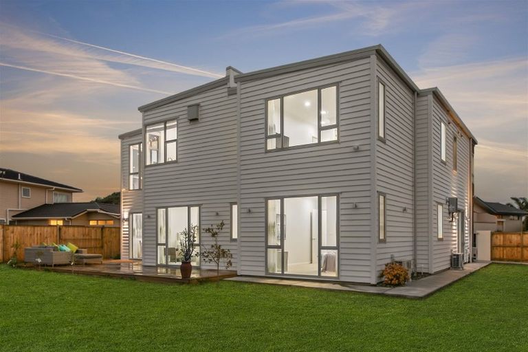 Photo of property in 11 Gulf Crest, Bucklands Beach, Auckland, 2012