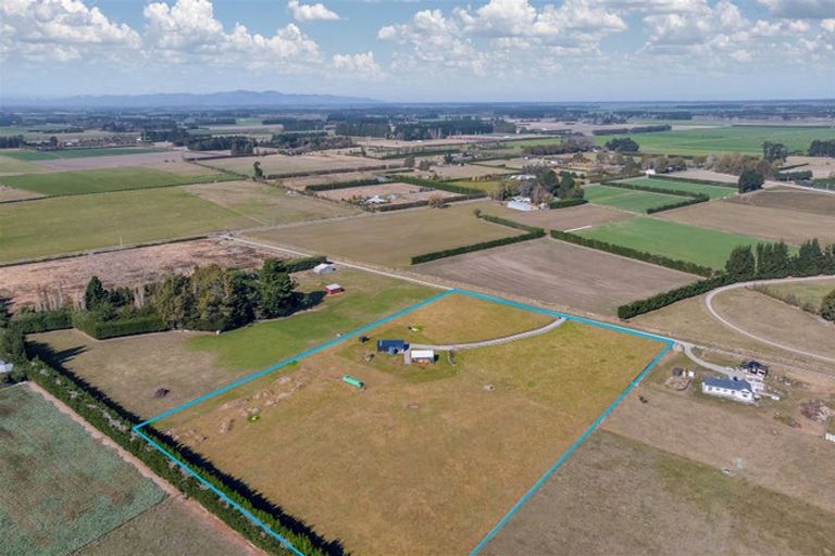 Photo of property in 1423 Poyntzs Road, West Eyreton, Rangiora, 7475