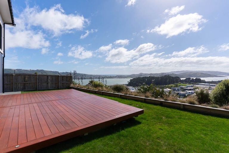Photo of property in 28 Queen Charlotte Drive, Aotea, Porirua, 5024