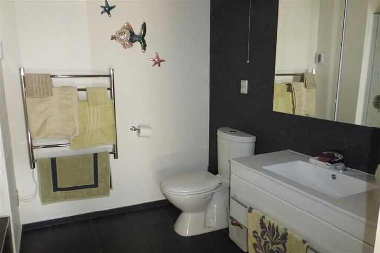 Photo of property in 21 Pavilion Crescent, Hillmorton, Christchurch, 8024