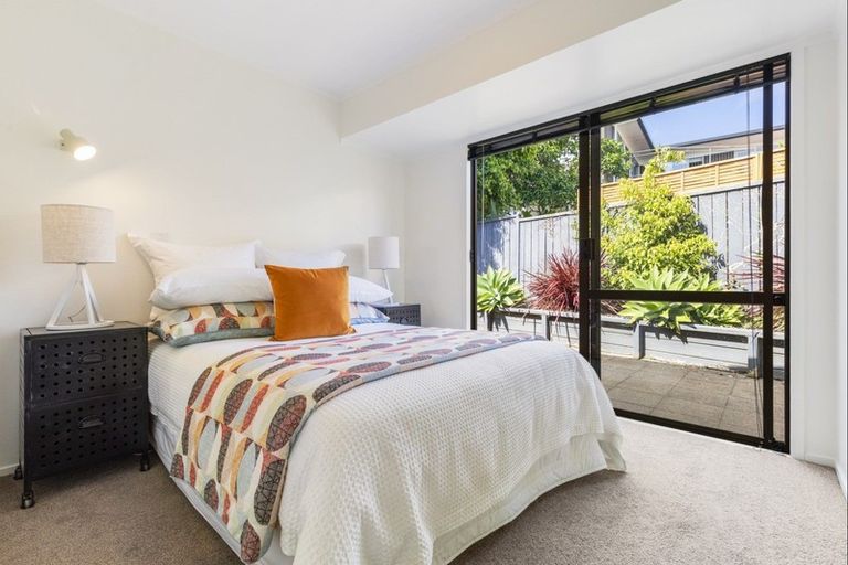 Photo of property in 1b Burford Place, Mellons Bay, Auckland, 2014