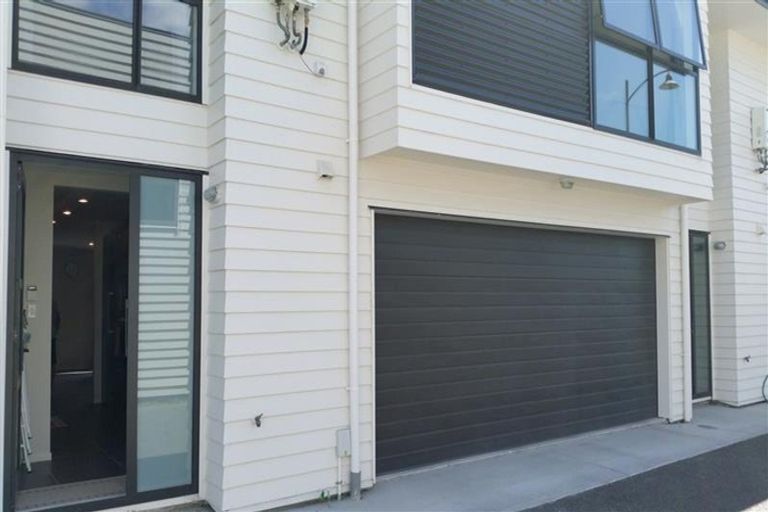 Photo of property in 6 Windfola Parkway, Takanini, 2112