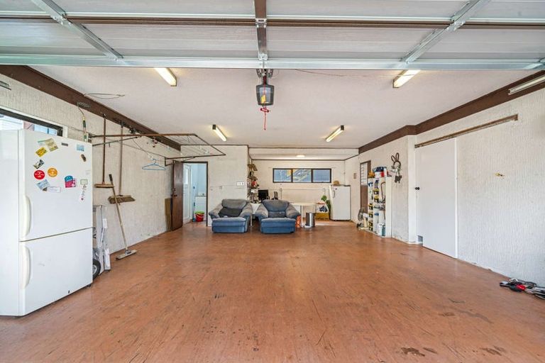 Photo of property in 1/248 Great North Road, Henderson, Auckland, 0612