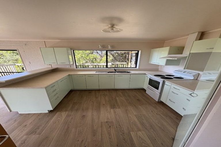 Photo of property in 22 Coster Road, Muriwai, Waimauku, 0881