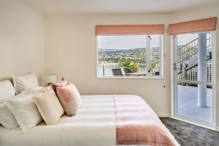 Photo of property in 11 Countess Close, Maupuia, Wellington, 6022