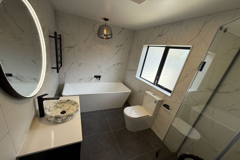 Photo of property in 21 Catalina Avenue, Rosehill, Papakura, 2113