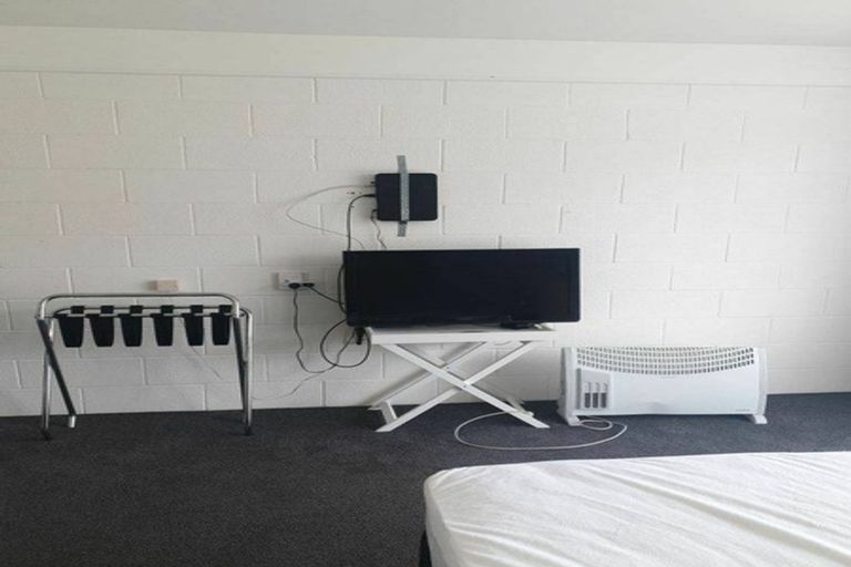 Photo of property in 1 Hurworth Place, College Estate, Whanganui, 4500