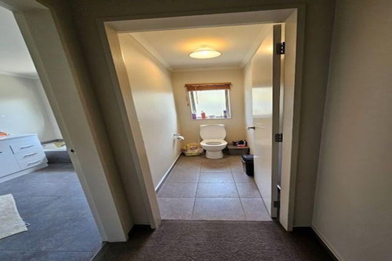 Photo of property in 51 Gandalf Crescent, Paraparaumu, 5032