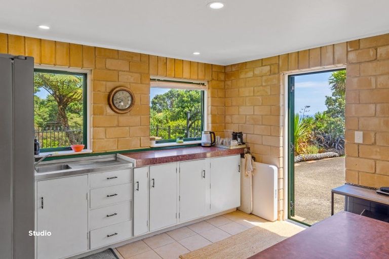 Photo of property in 6 Berridge Road, Muriwai, Waimauku, 0881