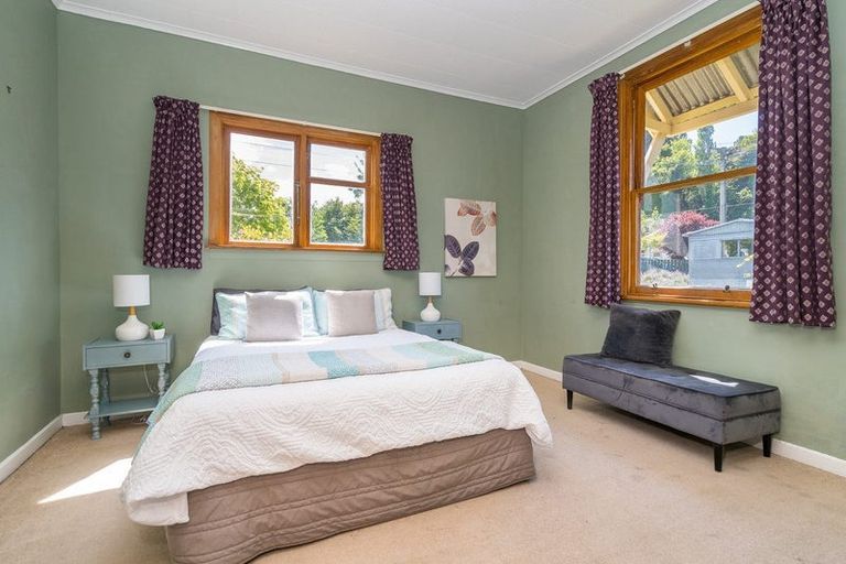 Photo of property in 128 Glen Road, The Glen, Dunedin, 9011