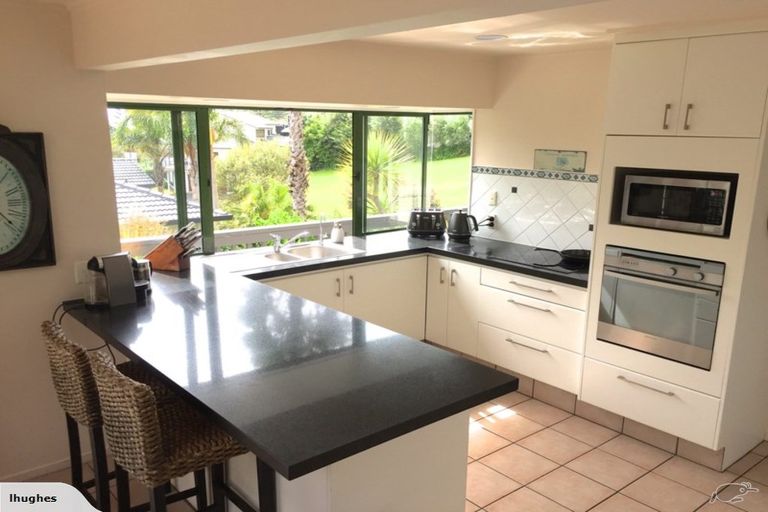Photo of property in 18 Whale Cove, Stanmore Bay, Whangaparaoa, 0932