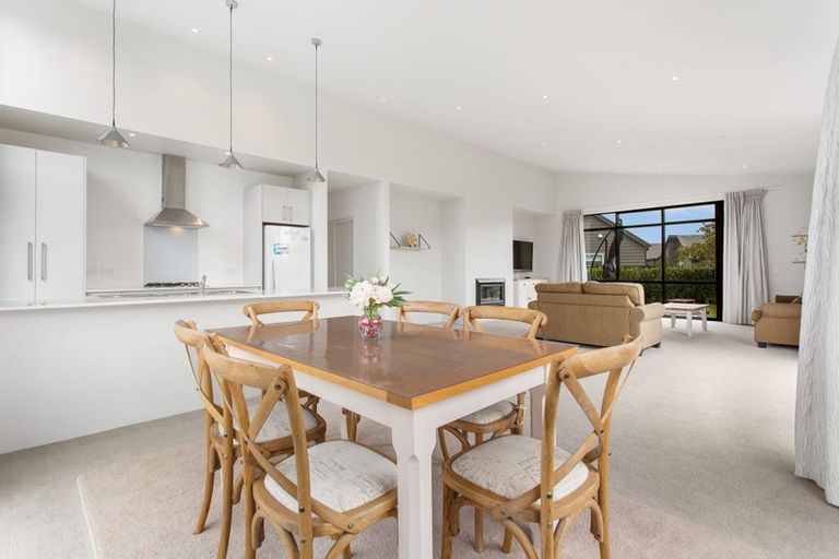 Photo of property in 11 Parachute Crescent, Papakura, 2110