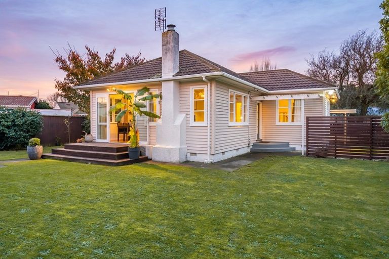 Photo of property in 19 Naenae Road, Naenae, Lower Hutt, 5011