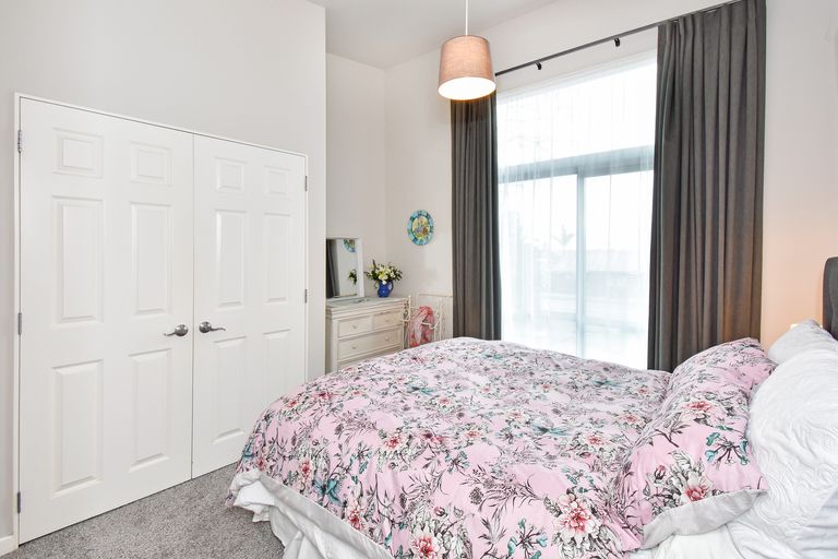 Photo of property in 4a Barberton Terrace, Red Hill, Papakura, 2110