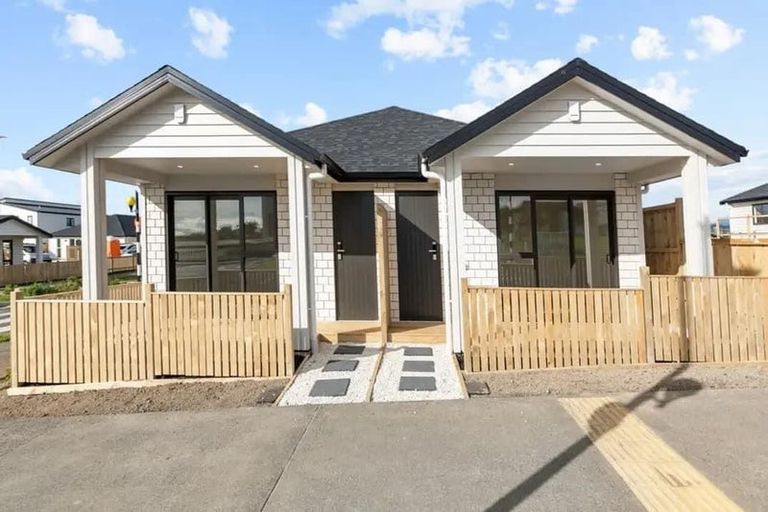 Photo of property in 12 Rorotu Avenue, Karaka, Papakura, 2113